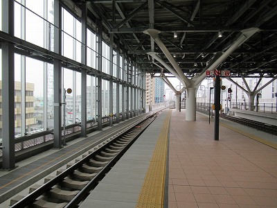東富山駅側