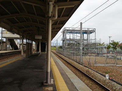 富山駅側