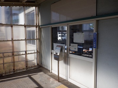 z{w摜