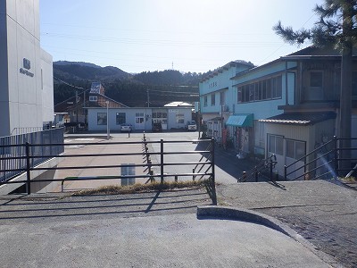 z{w摜