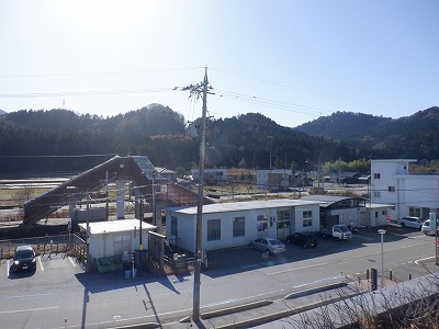 z{w摜