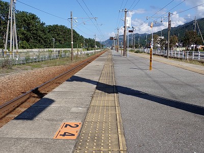 z{w摜