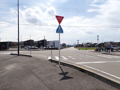 ������ԂȂ݉w�摜