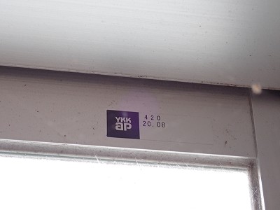 �����w�摜