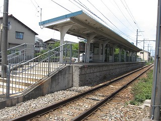 上諸江駅駅舎