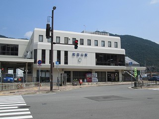和田山駅駅舎