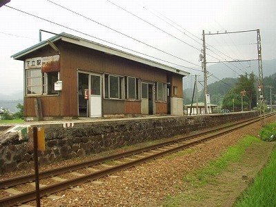 �����w�摜