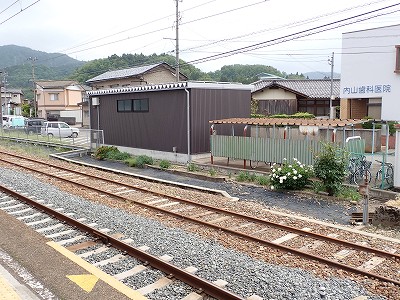 �i�������w�摜