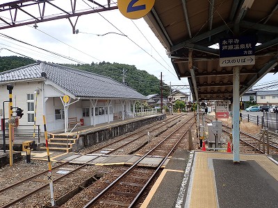 �i�������w�摜