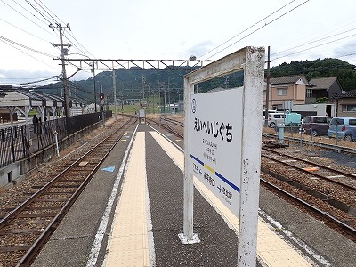 �i�������w�摜