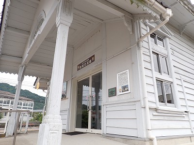 �i�������w�摜