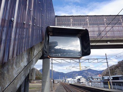 �����w�摜