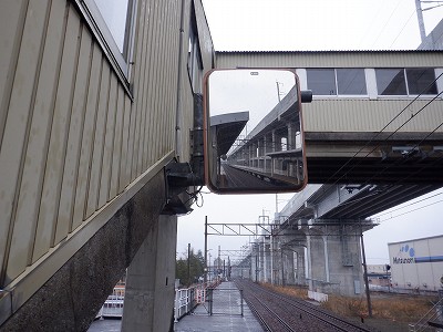 �z�O�ԓ��w�摜