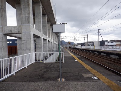 �z�O�ԓ��w�摜