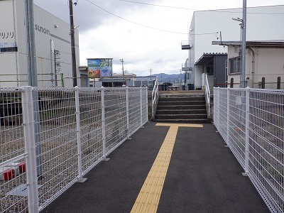 �z�O�ԓ��w�摜