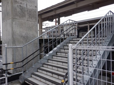 �z�O�ԓ��w�摜