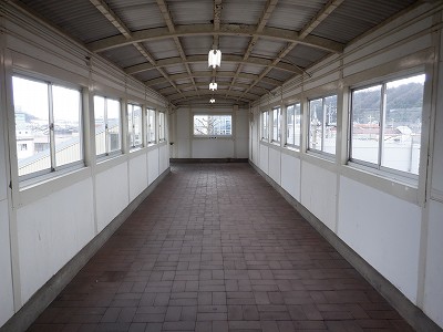 �z�O�ԓ��w�摜