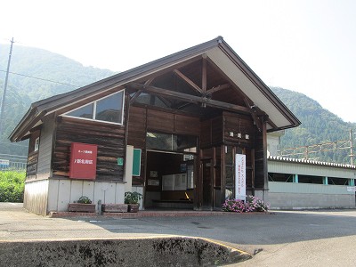 湯尾駅駅舎