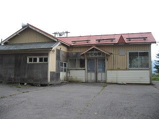 仁山駅駅舎