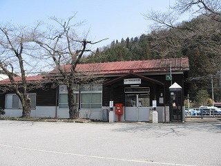 飛騨国府駅駅舎
