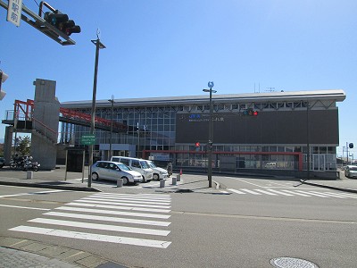 美川駅駅舎