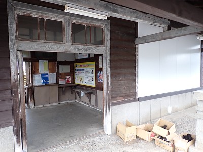 �l���ωw�摜