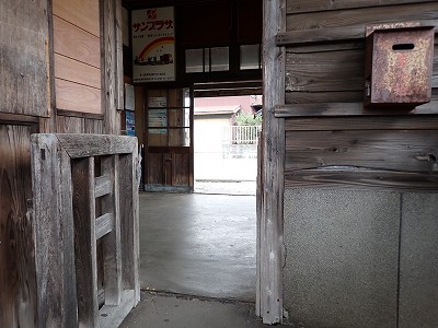 �l���ωw�摜