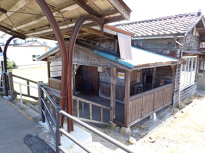�l���ωw�摜