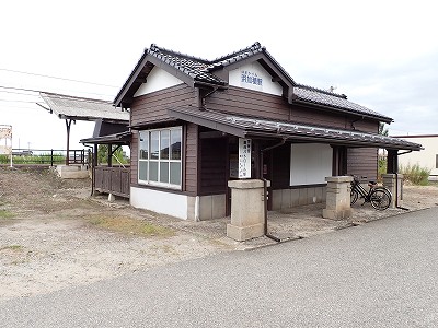 �l���ωw�摜