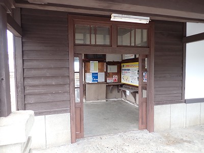 �l���ωw�摜