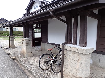 �l���ωw�摜