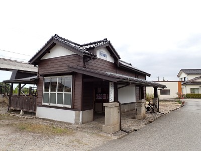 �l���ωw�摜