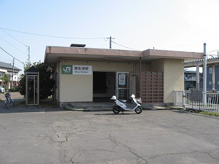 粟生津駅駅舎