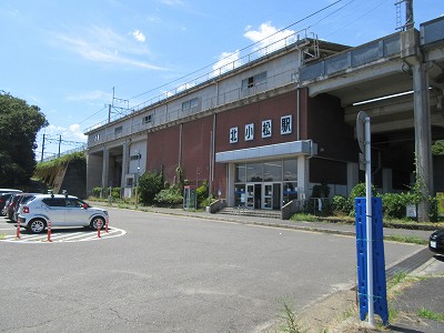 北小松駅駅舎