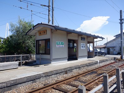 �z�m���w�摜