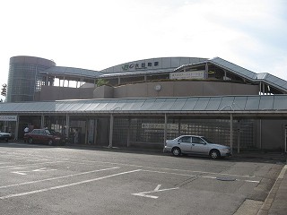 六日町駅駅舎