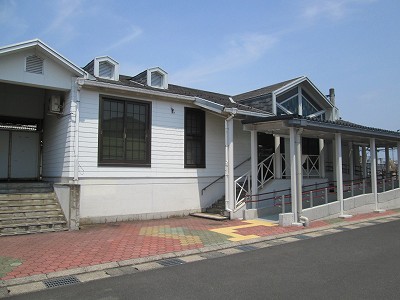 宮福線駅舎