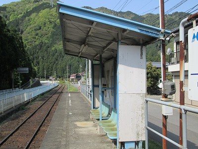 木尾駅駅舎