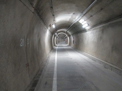 トンネル内
