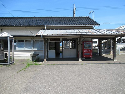 谷浜駅舎
