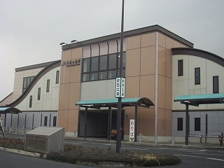 大和小泉駅駅舎