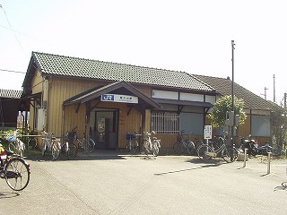 香久山駅駅舎