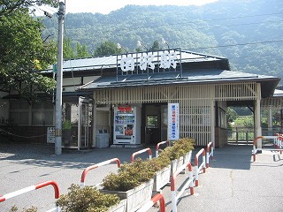 田沢駅駅舎