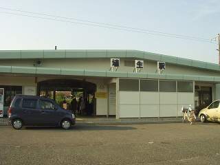 埴生駅駅舎