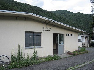 信濃川島駅駅舎