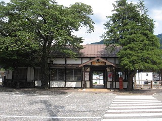 飛騨萩原駅駅舎