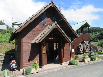 石井駅駅舎