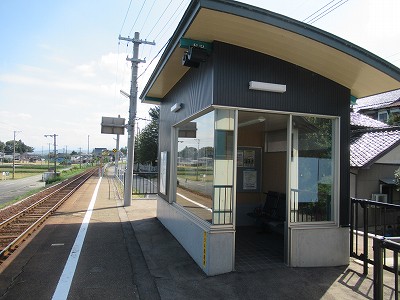 東八尾駅駅舎
