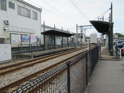 粟島（大阪屋ショップ前）駅駅舎