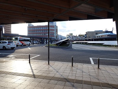 �։�w�摜